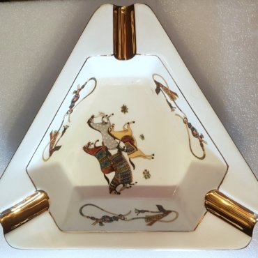 Ashtray Cer Cigar Triangle